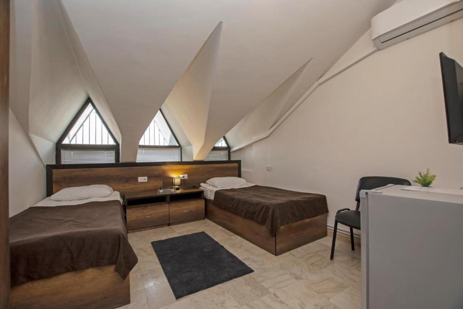 Hotel Season Erevan Esterno foto